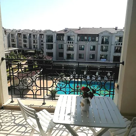 White Dolphin Greeenlife Апартаменты *