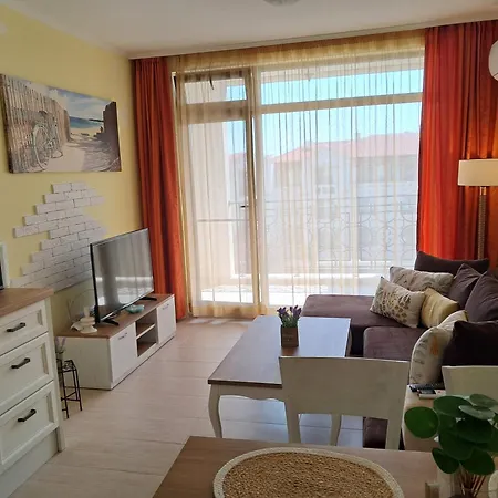 White Dolphin Greeenlife Апартаменты Созополь